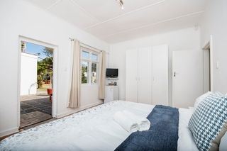 accommodation summerstrand room7 emabaleni2 accommodation summerstrand room7 emabaleni2