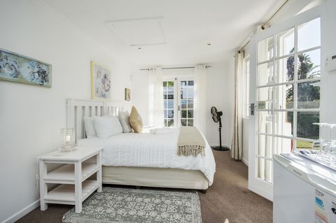 accommodation guest house summerstrand port elizabeth 004 accommodation guest house summerstrand port elizabeth 004